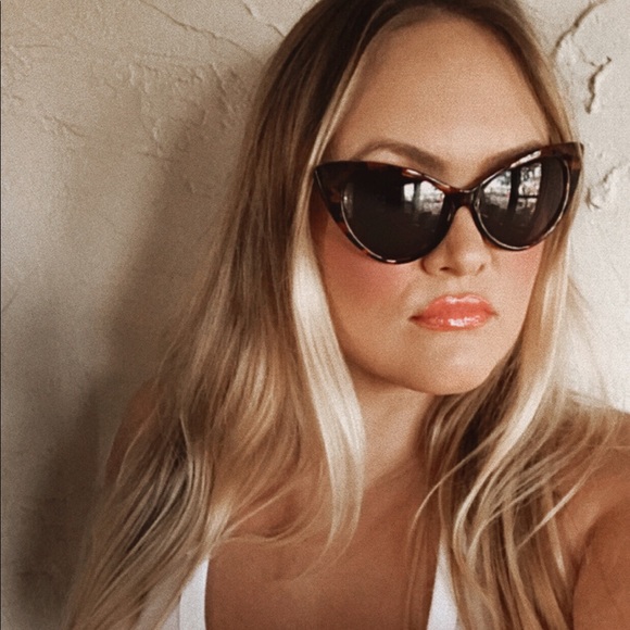 Chic Tortoise Shell Style Cat Eye Sunnies - Picture 7 of 15